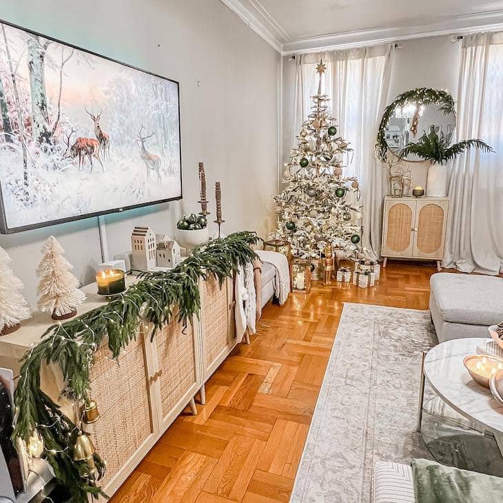 Designer-Inspired Christmas Console Table Looks - Farmhousehub