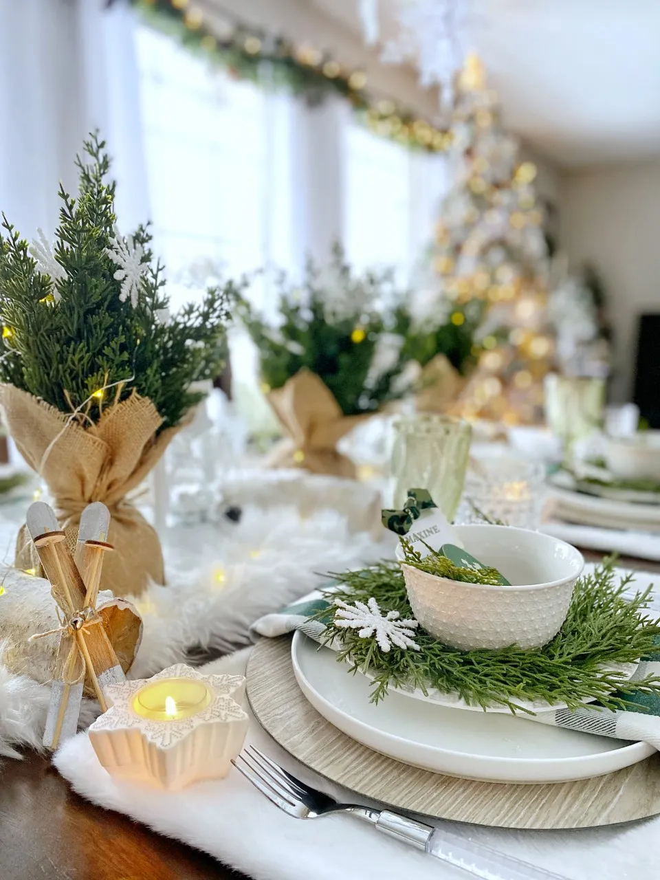 Dining Delight: Post Christmas Winter Tablescape
