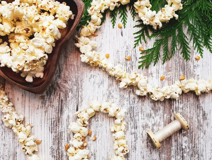 DIY Popcorn Garland