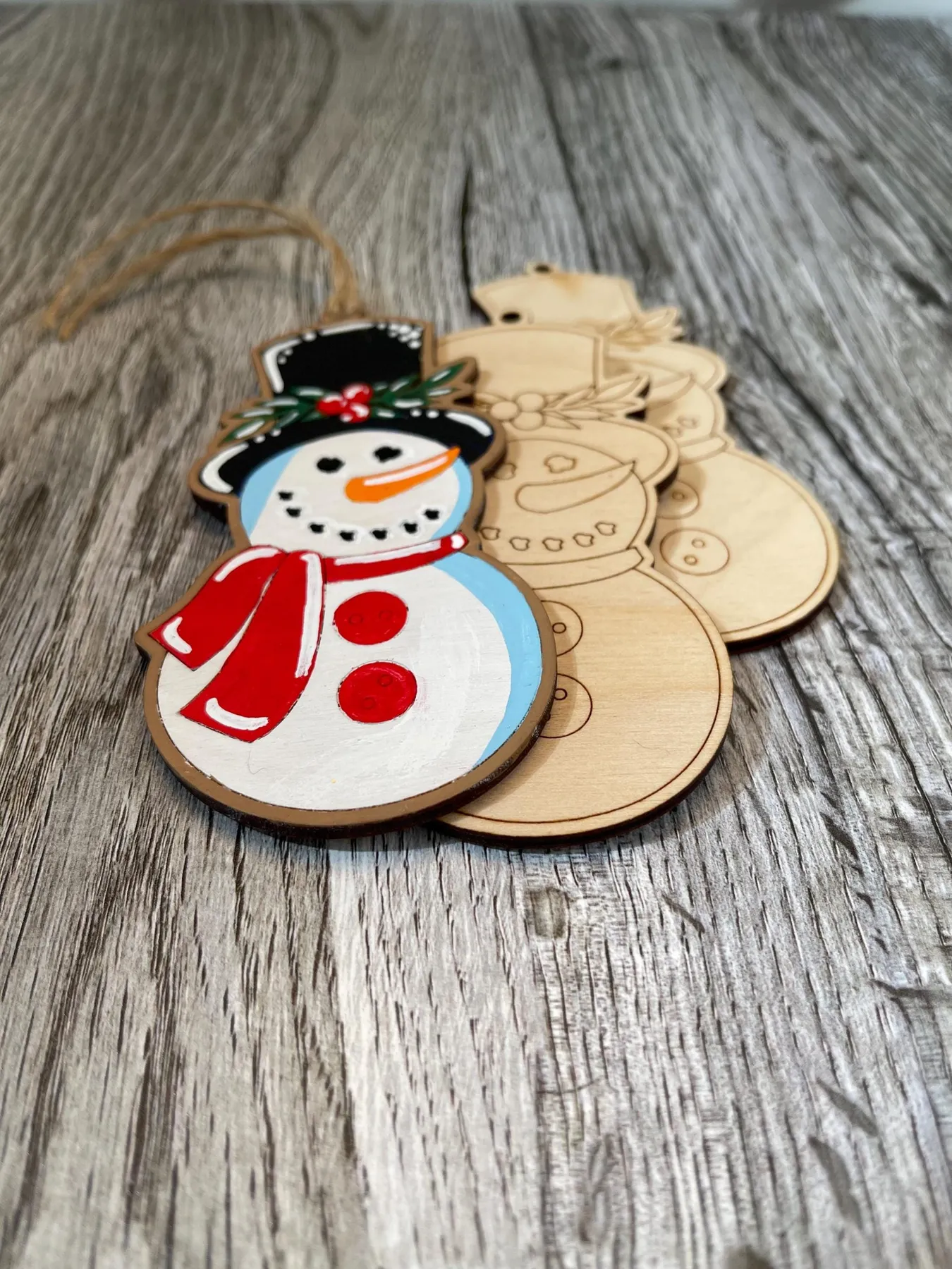 DIY Snowman Ornament Kit, Unfinished Wood Christmas Ornament, Laser Cut  Snowman Craft, Holiday Paint Kit, Baltic Birch Winter Decoration