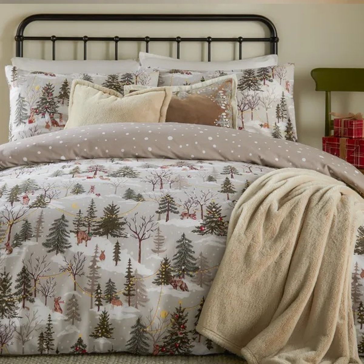 Dunelm's 11 most 'magical' Christmas bedding sets and bedspreads starting  from £8 - Manchester Evening News