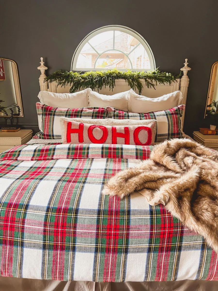 Easy and Inexpensive Ways to Decorate Bedrooms for the Holidays -