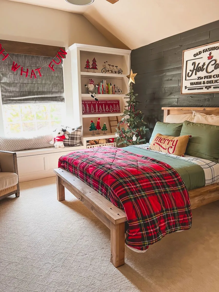 Easy and Inexpensive Ways to Decorate Bedrooms for the Holidays -