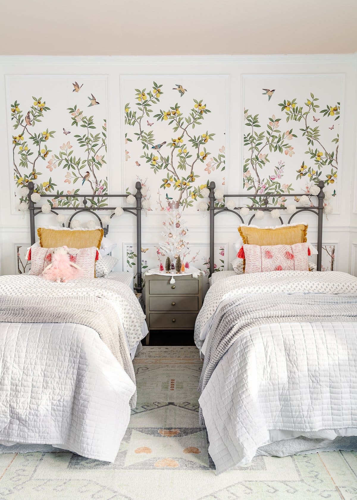 Easy Christmas Bedroom Decor Ideas for Cozy Winter Nights - Bless'er House