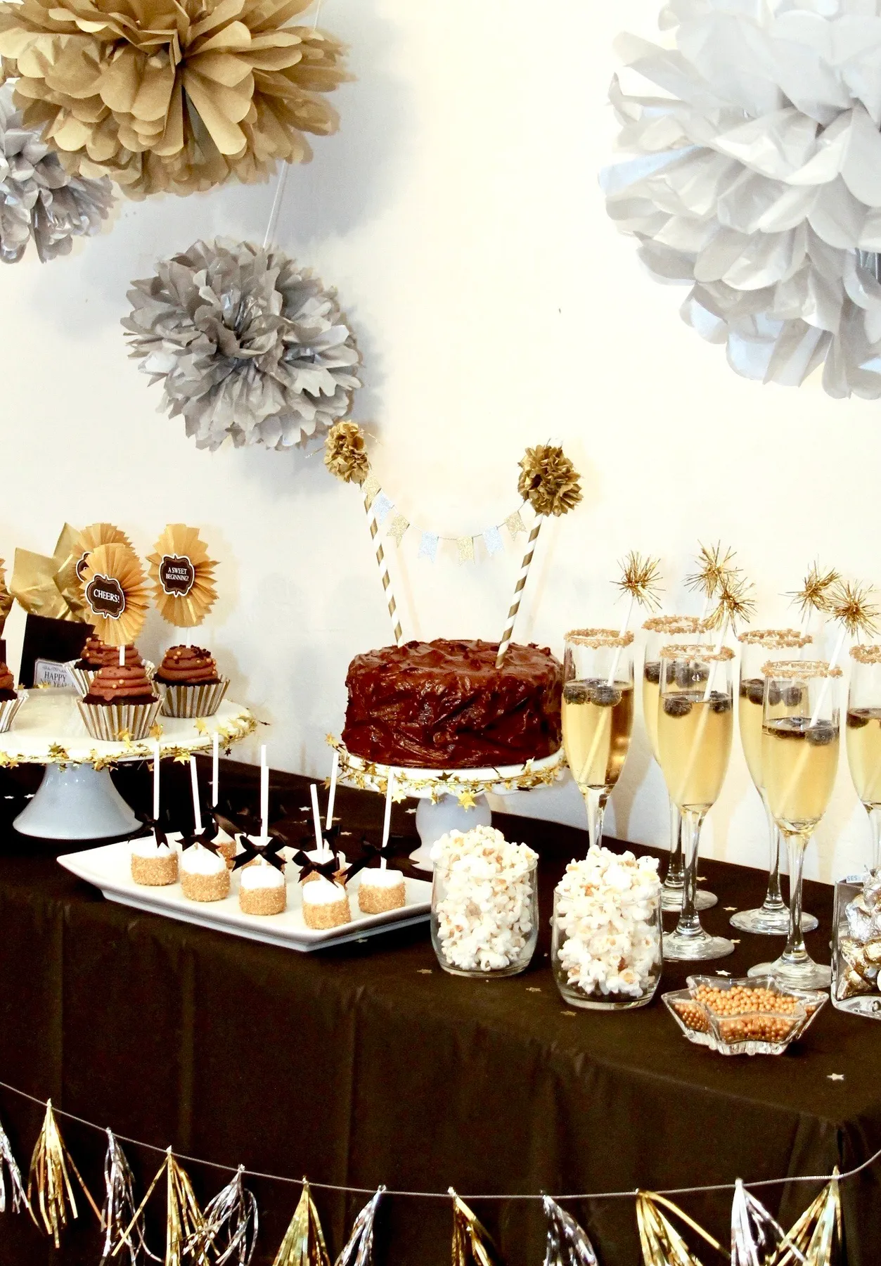 Easy Silver And Gold New Year's Party Ideas
