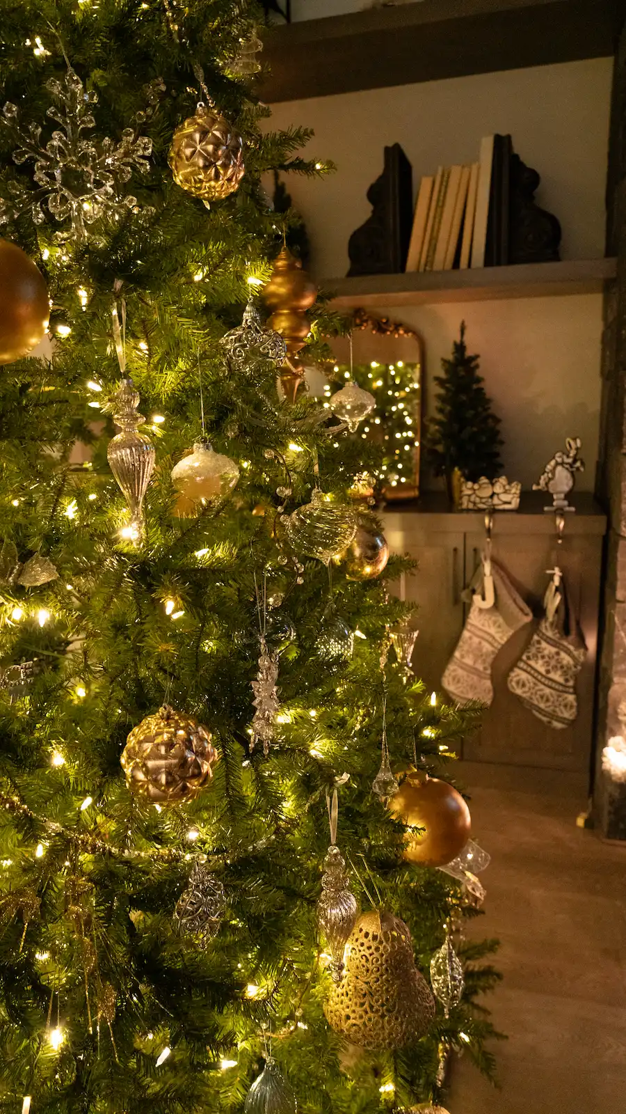 Elegant Christmas Tree Decorating Ideas You Will Love - Sweet Valley Acres