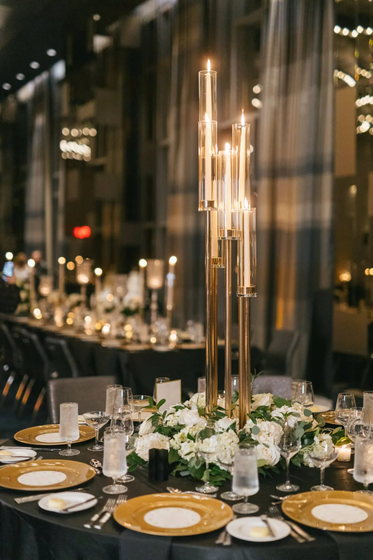 Elegant NYE Wedding at the W Hotel Philadelphia | Philly In Love