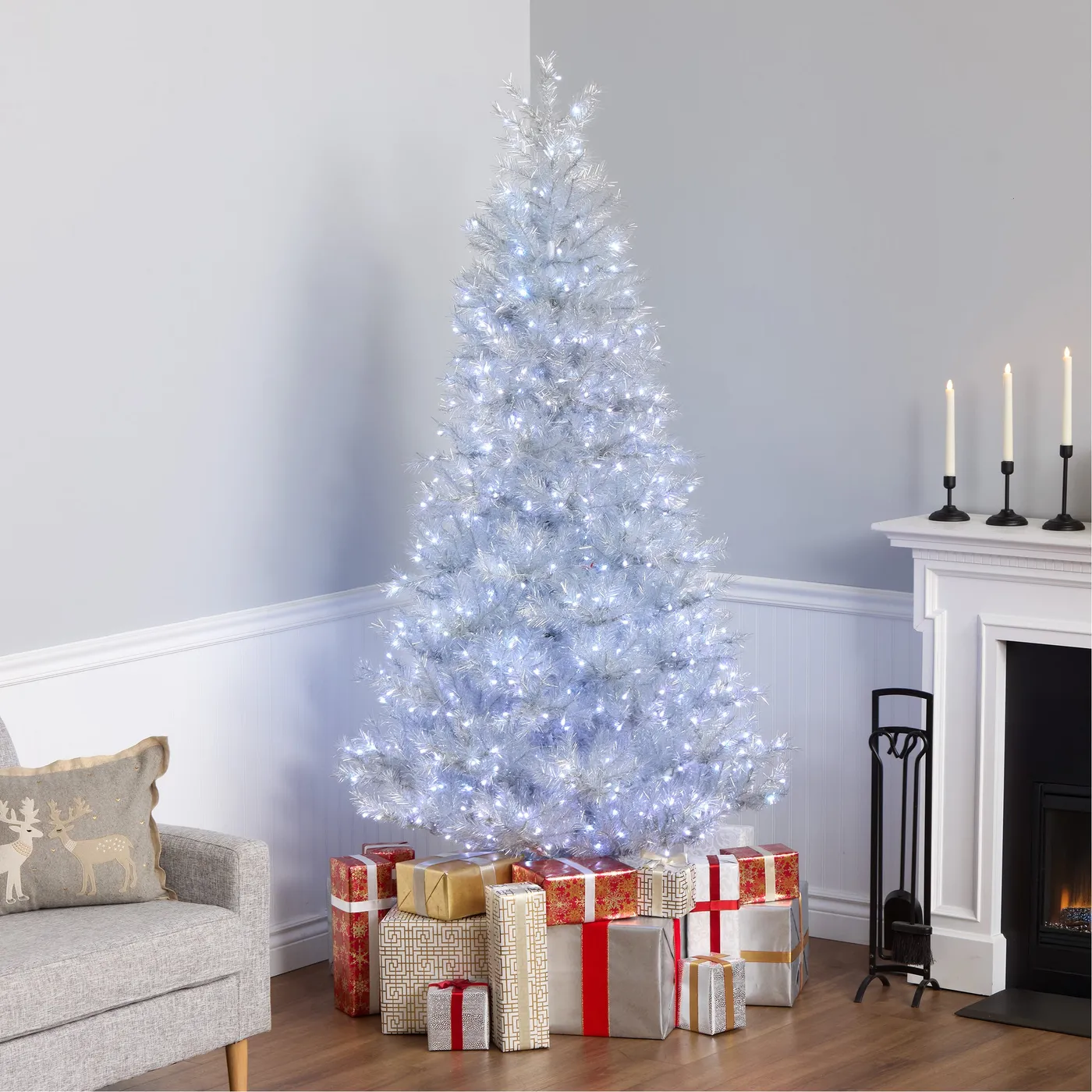 Elegant White and Gold Christmas Tree • Craving Some Creativity Elegant  Silver and White crystal tree