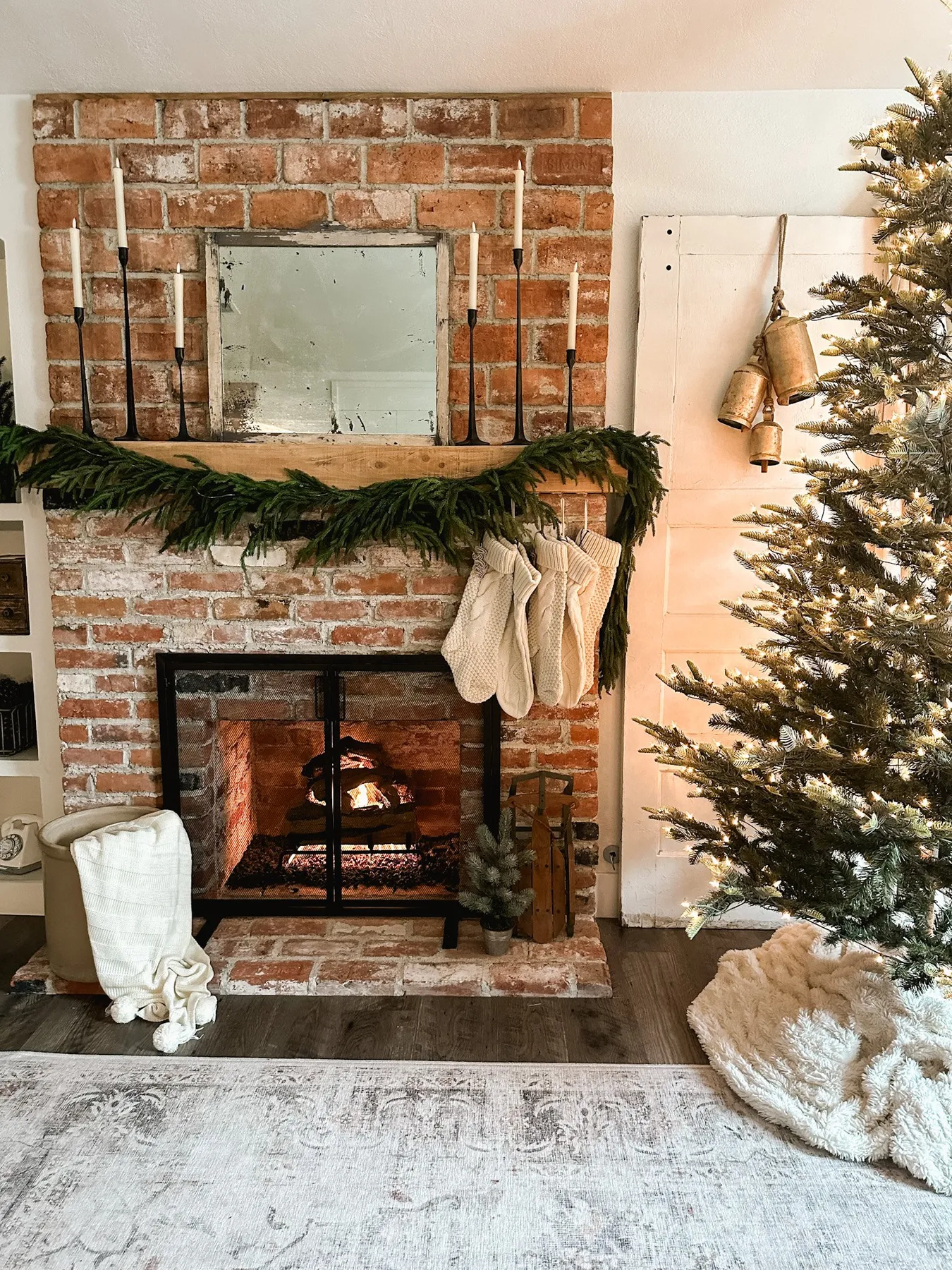 Elegant White and Gold Christmas Tree • Craving Some Creativity Christmas  Decor