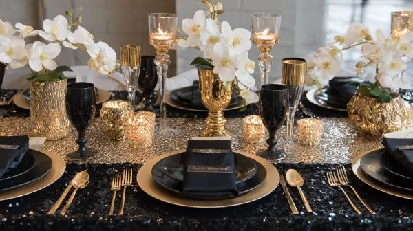 Expert Tips for Styling Tablecloths for Wedding Receptions | eFavormart