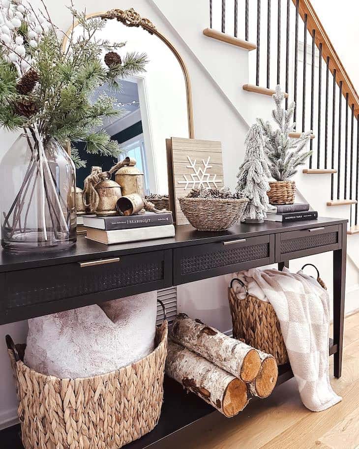 Festive Christmas Entryway Decor to Welcome the Season - Farmhousehub
