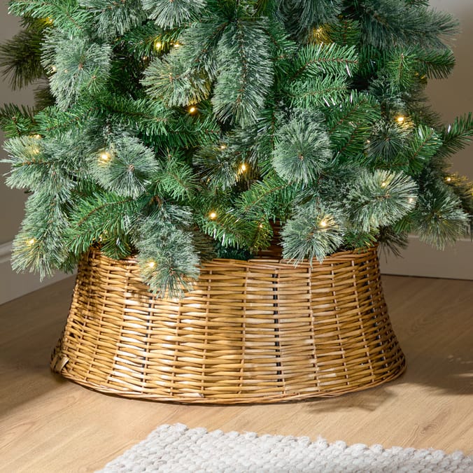 Festive Feeling Wicker Tree Skirt | Home Bargains