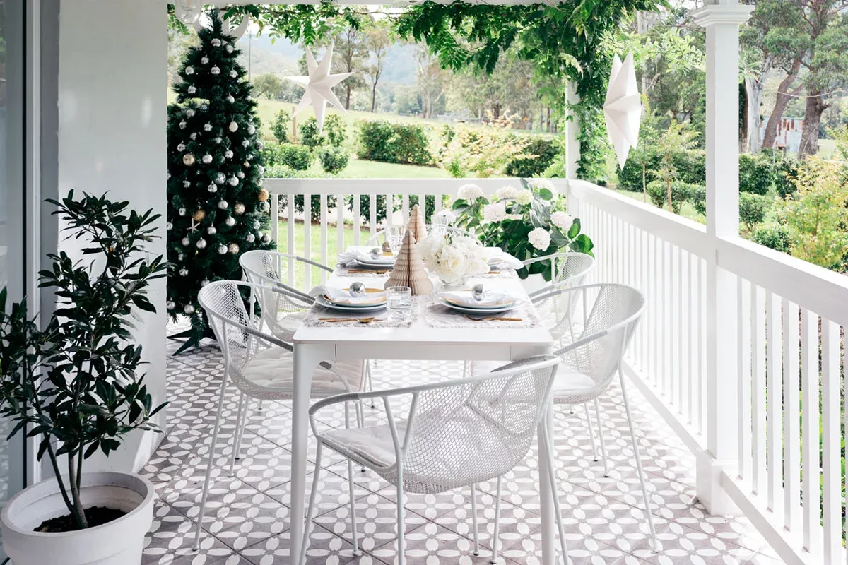 Festive Table Decoration Ideas to Inspire Your Holiday Dining Space | King  Living