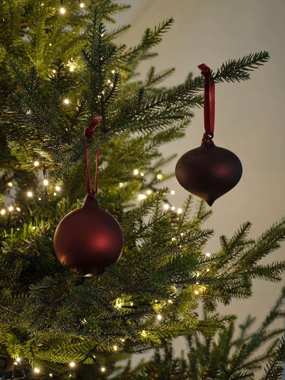 Frosted Soft Burgundy Glass Baubles – Set of 6 | Layered Lounge