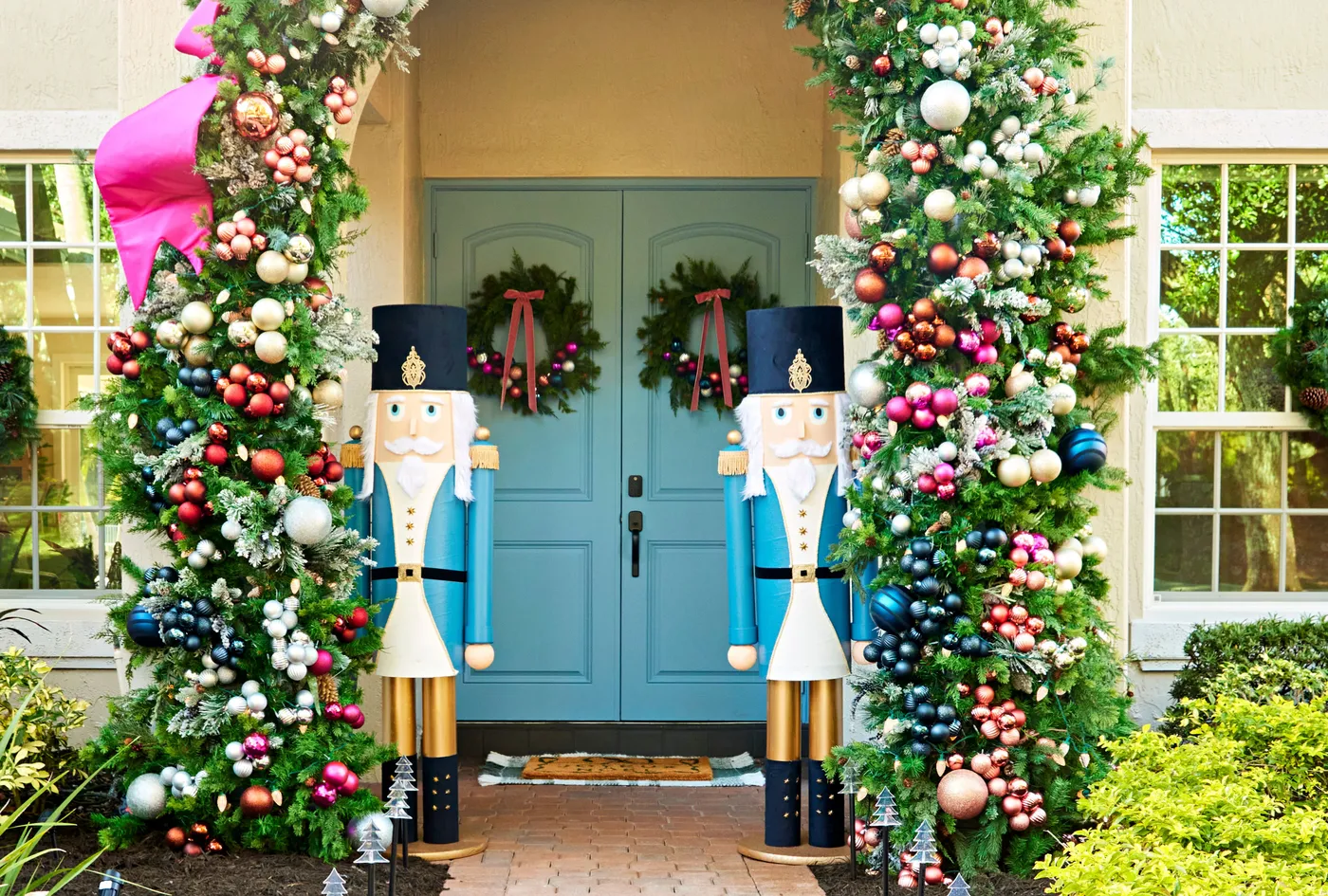 Giant Nutcrackers Are This Season's Must-Try DIY
