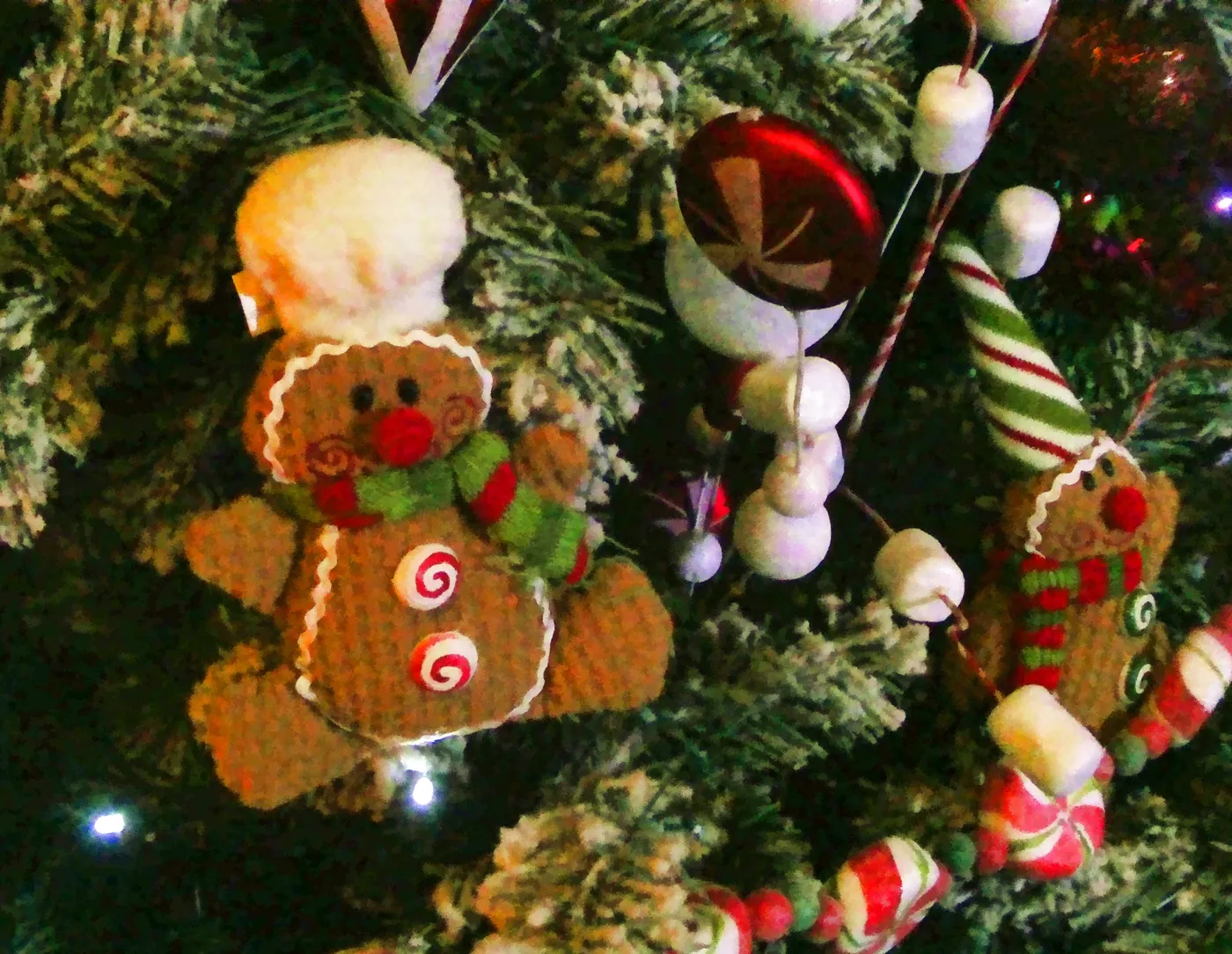 Gingerbread Ornaments – Free Public Domain Image | Public Domain Pictures