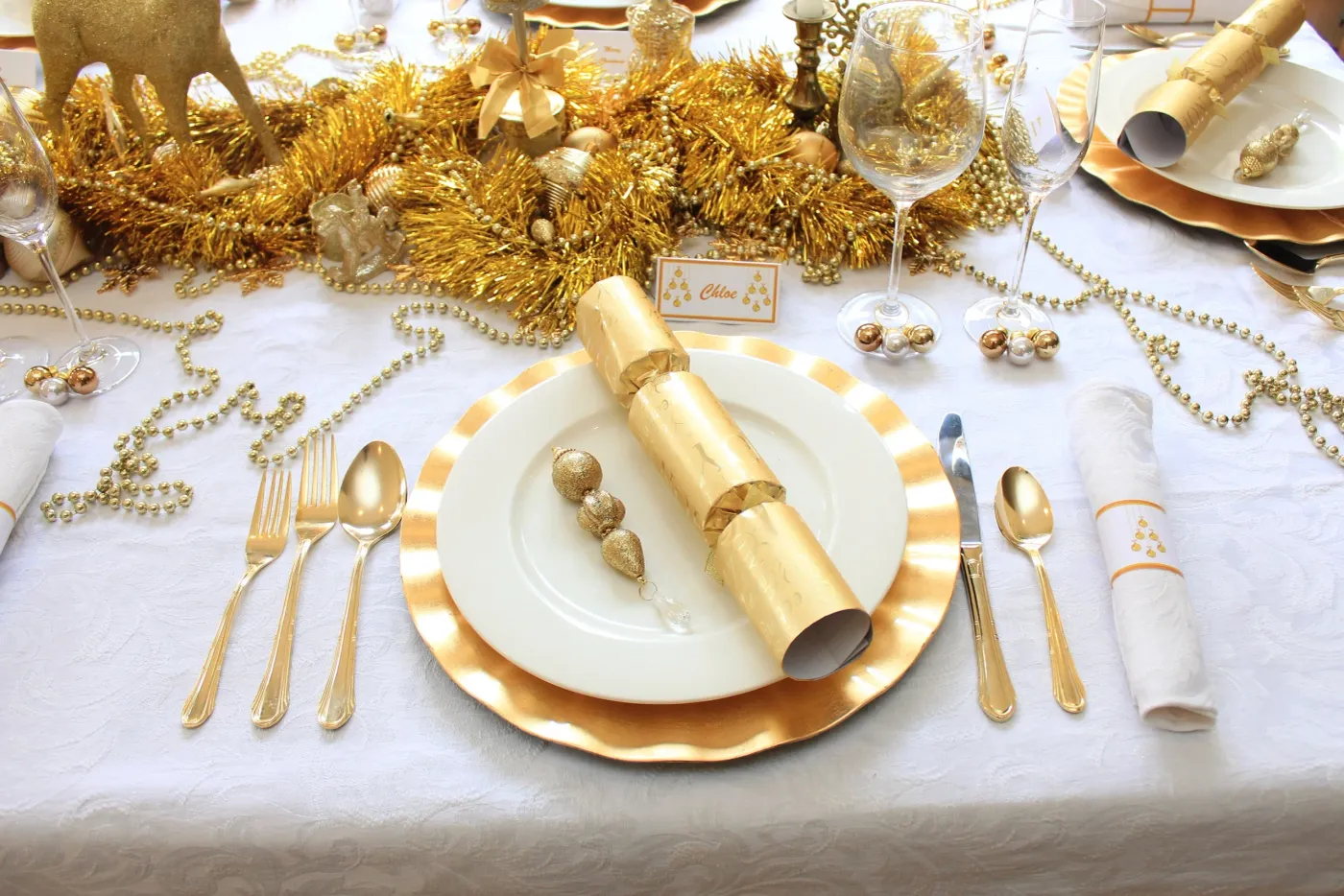 Gold and White Christmas Table — Blog — Chic Party Ideas