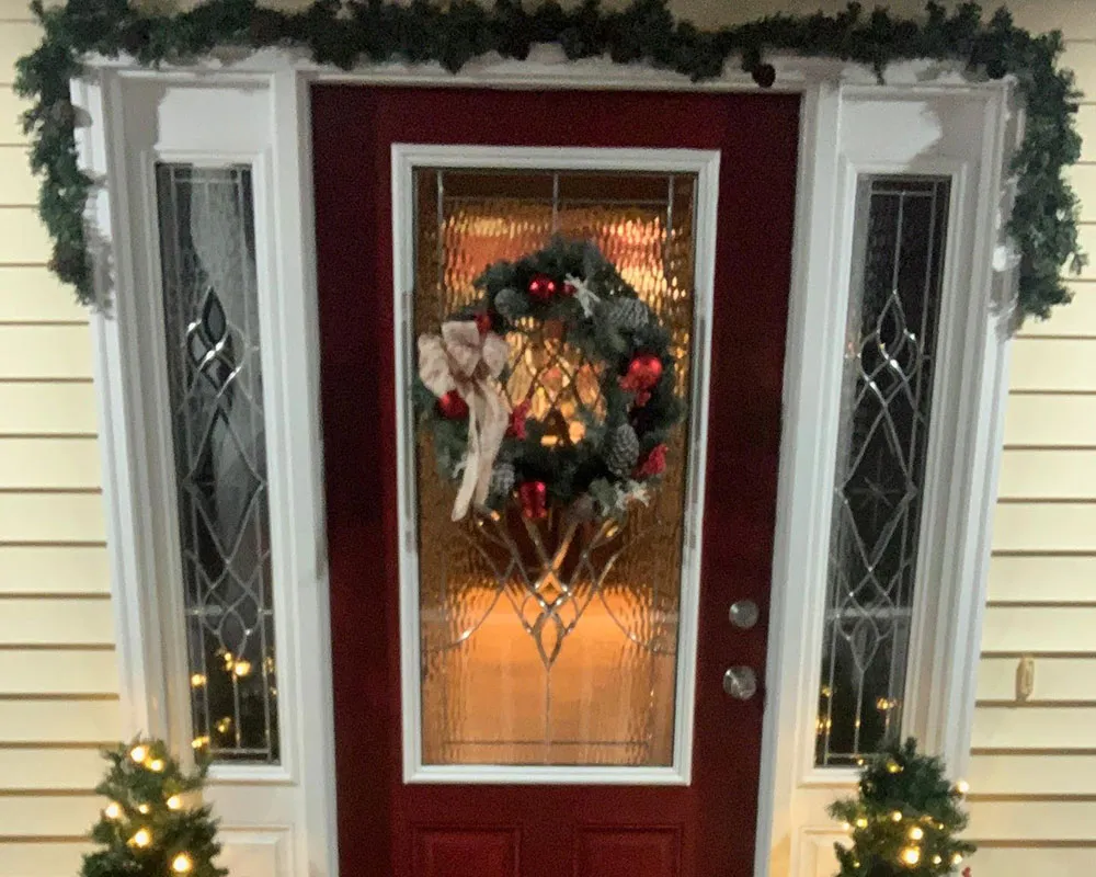 Haverhill Garden Club Invites Public to Participate in Third Annual Holiday  Door Photo Display - WHAVWHAV