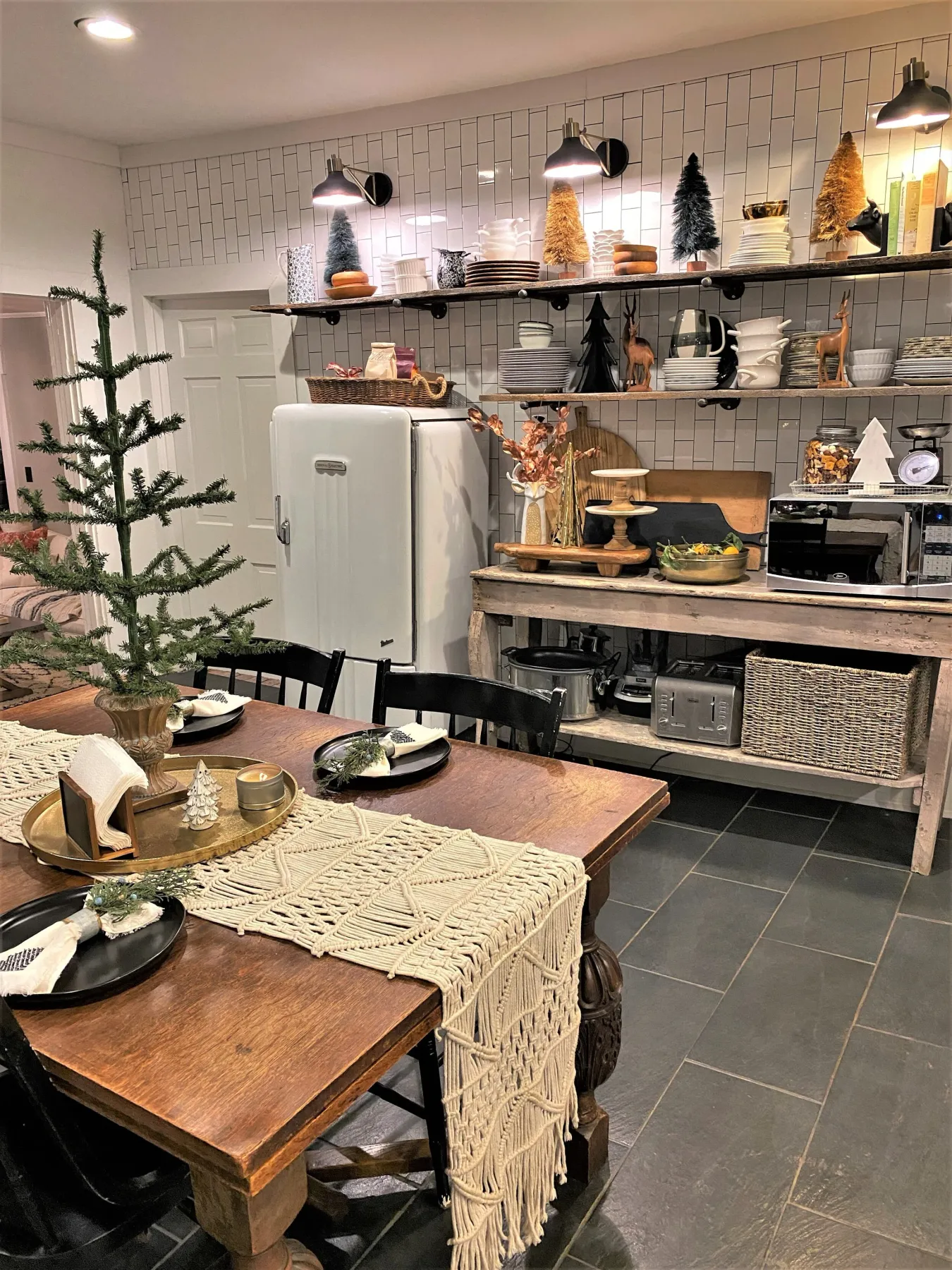 Holiday Home Tour 2019: Modern Farmhouse Christmas Kitchen — Gathered Living