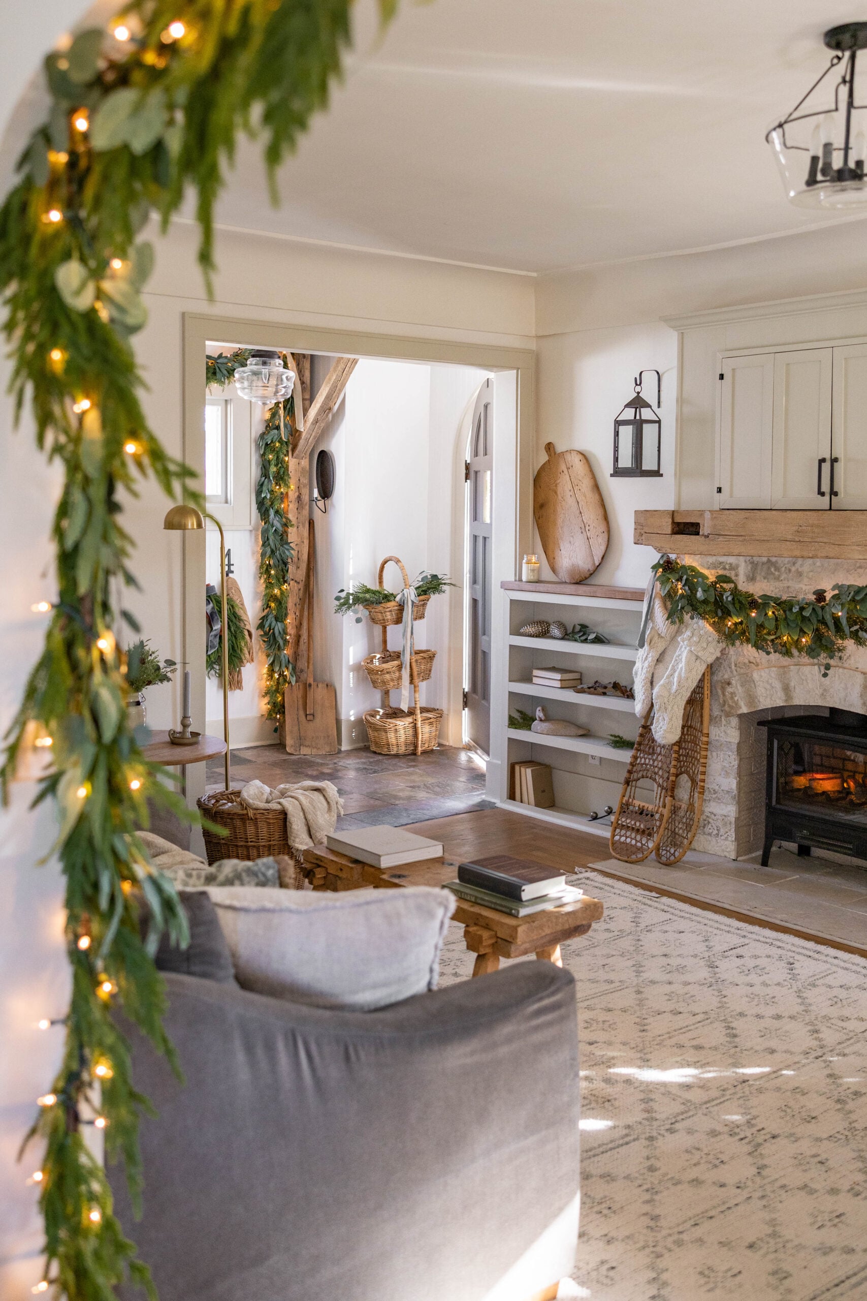 holiday-livingroom - Pine and Prospect Home
