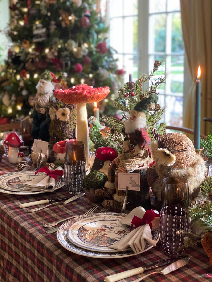 Holiday Tablescape: a Christmas tale • Une Bonne Maison
