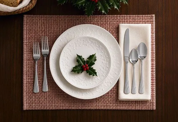 Holiday Tablescape Ideas: How to Set a Festive Table | Kohl's