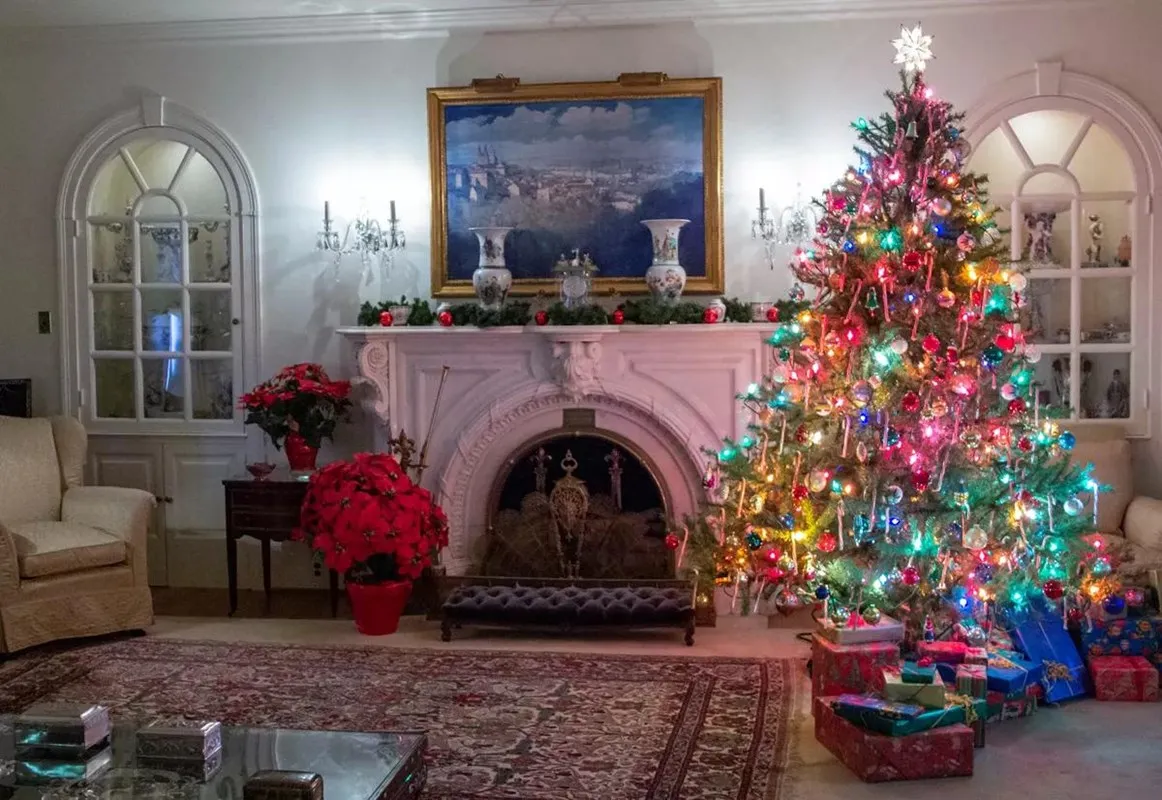 Holiday Tours of the Eisenhower Home