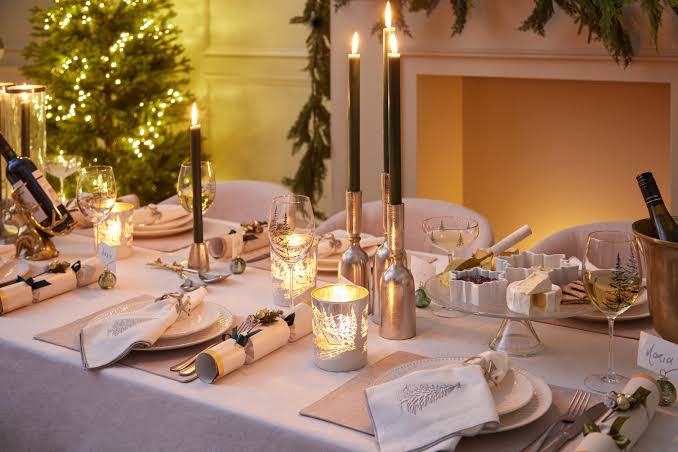 HOSTING MUST HAVES FOR HOLIDAY ENTERTAINING - The Good Room