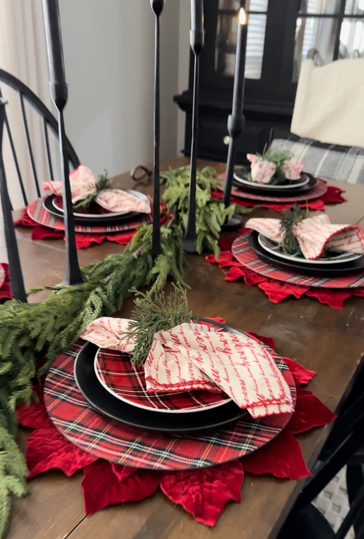 How To Create A Festive And Beautiful Christmas Table * Hip & Humble Style