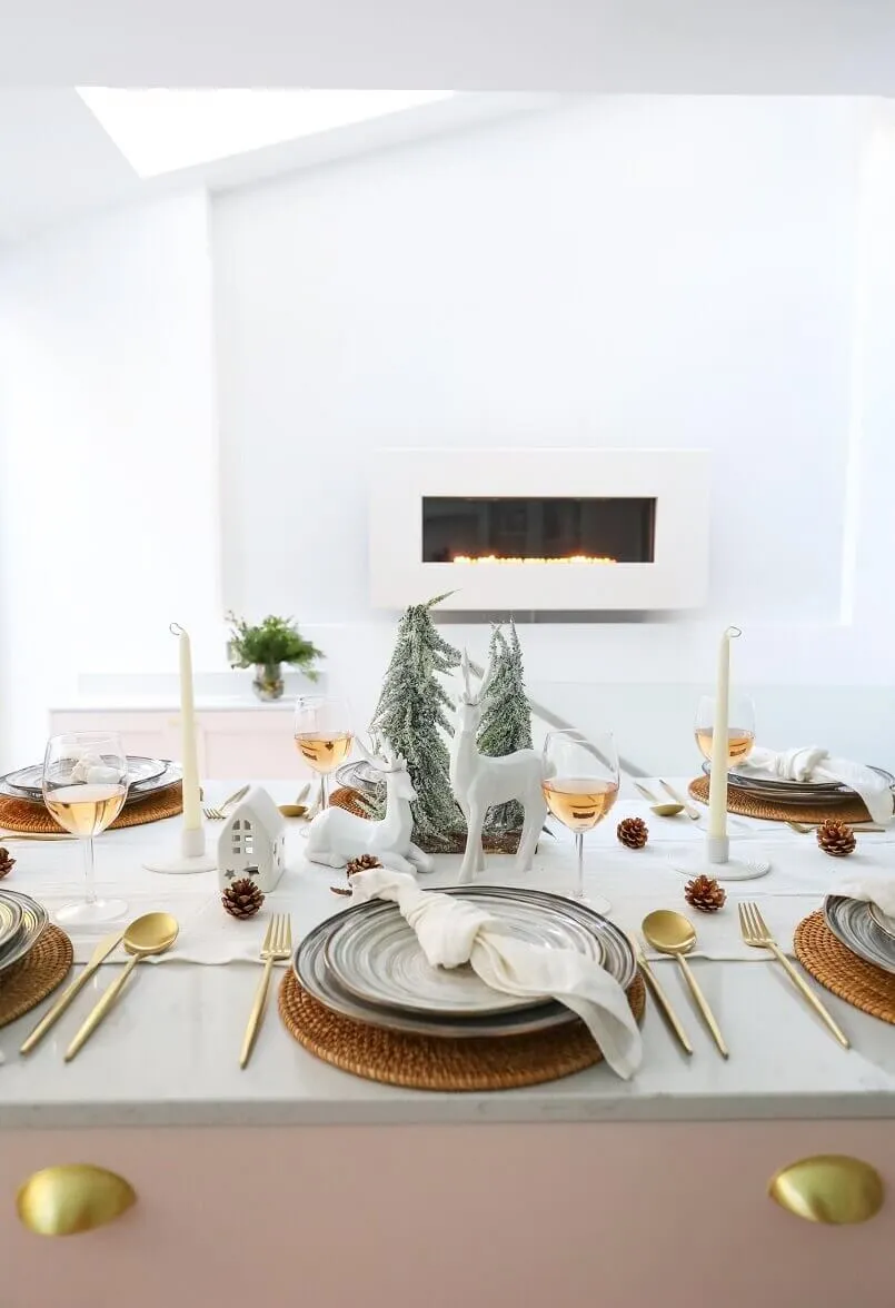 How to Create a Trending Christmas Tablescape - 3 Designer's Ideas |  Archi-living.com - Web Magazine by Architects and Designers