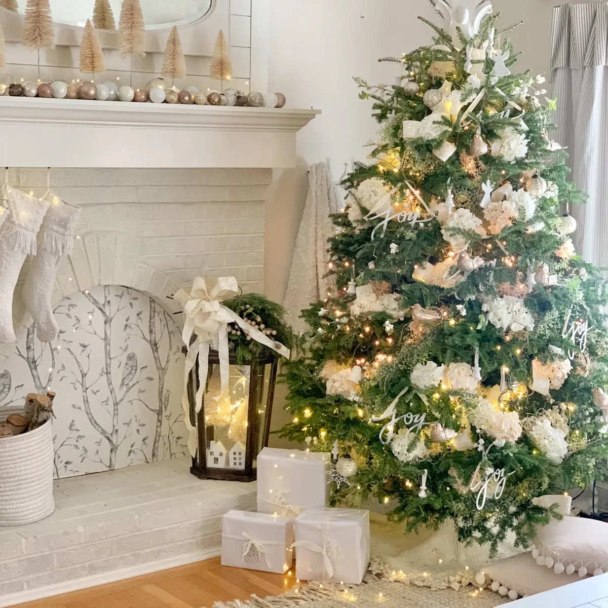 How To Decorate A Christmas Tree: The Most Complete Guide You'll Find -  Celebrated Nest