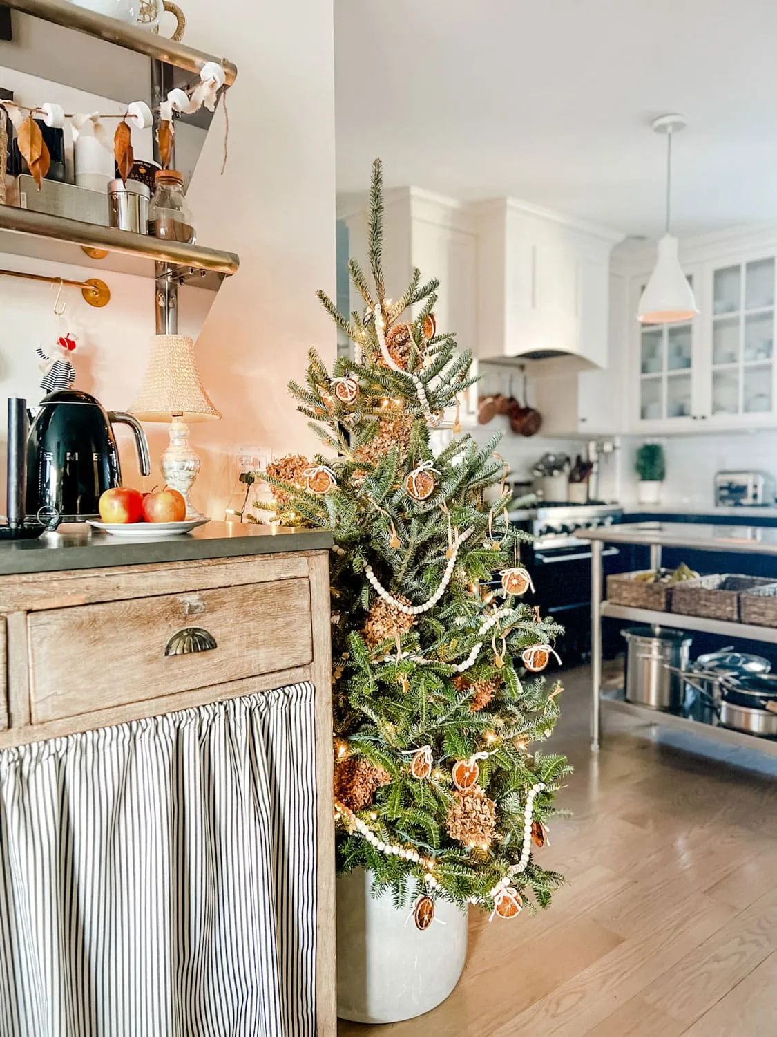 How to Decorate a Kitchen Christmas Tree All Natural | Most Lovely Things