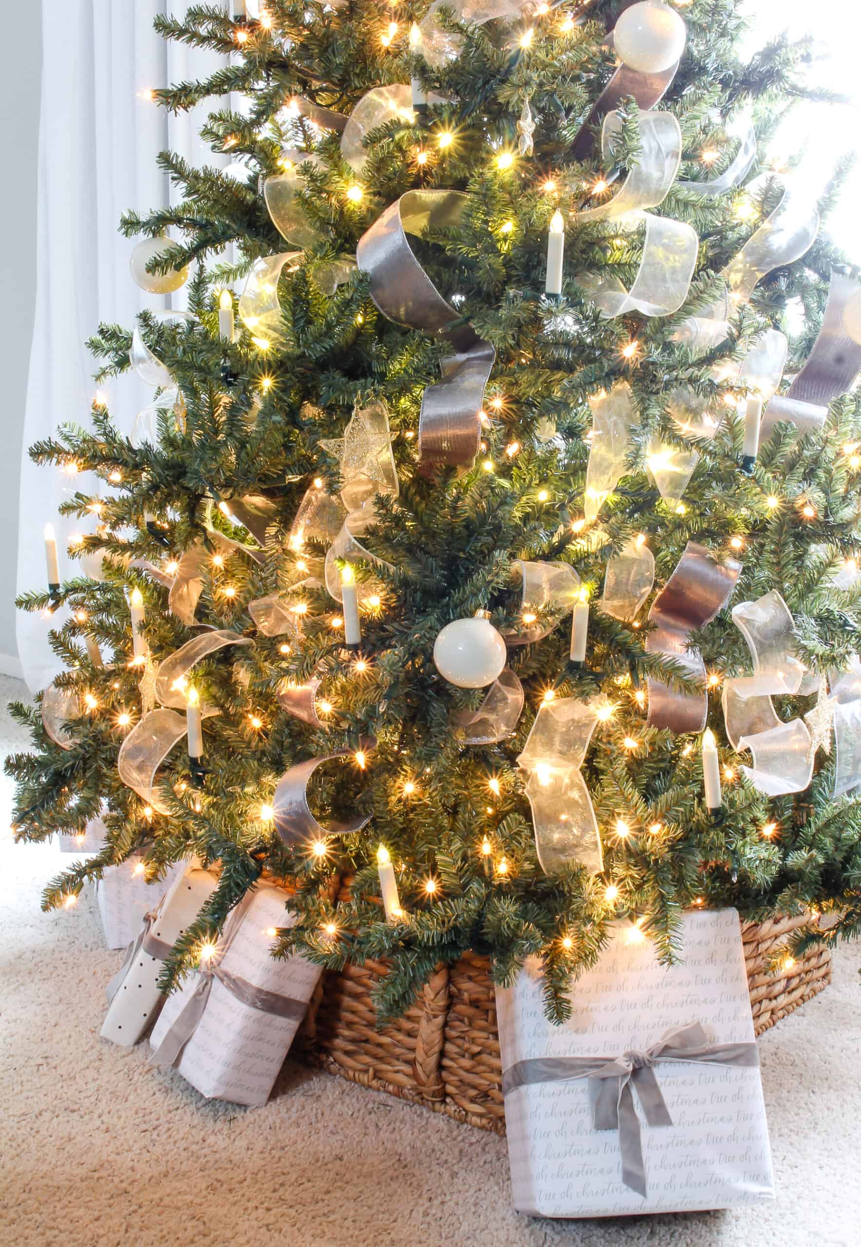 How To Decorate An Elegant Christmas Tree Story - Inspiration For Moms