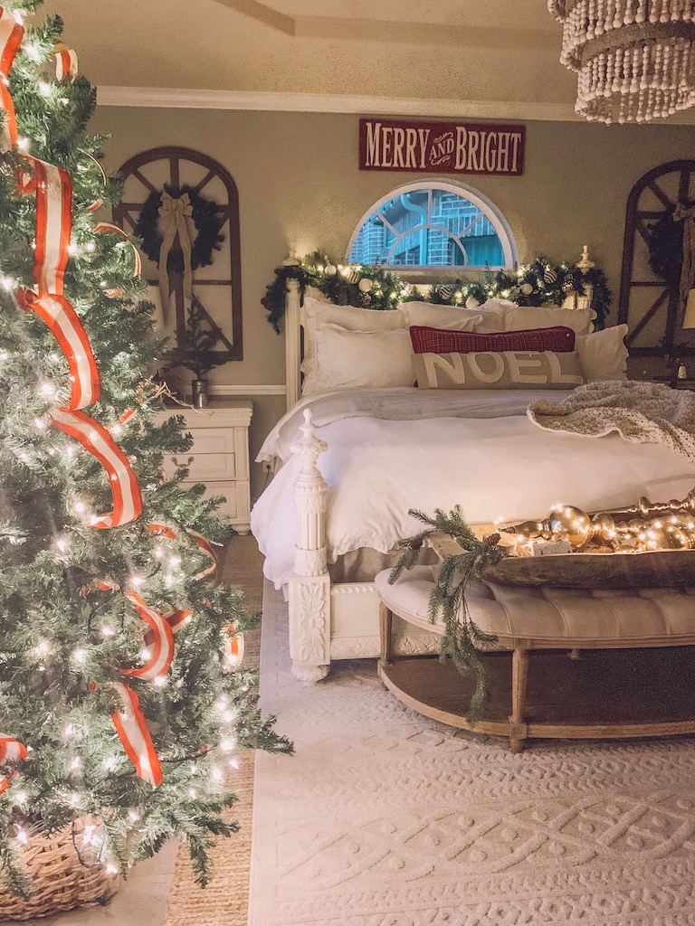 How to Decorate Your Bedroom for Christmas -