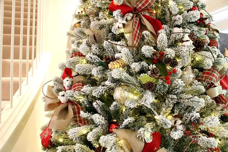 How to Easily Design the Most Admired Christmas Tree with Ribbon Right Now