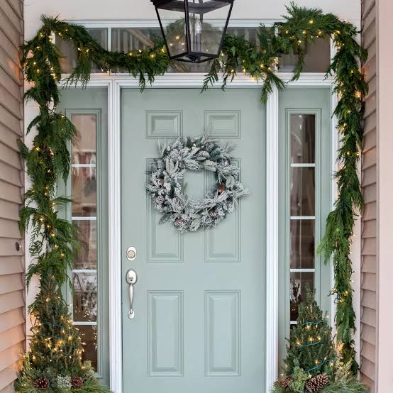 How to Hang Christmas Garland Around the Front Door | HGTV