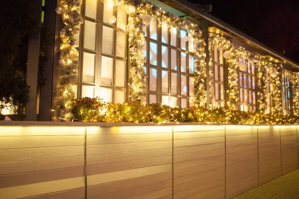 How to Hang Christmas Lights Around the Home and Outside – Ollny