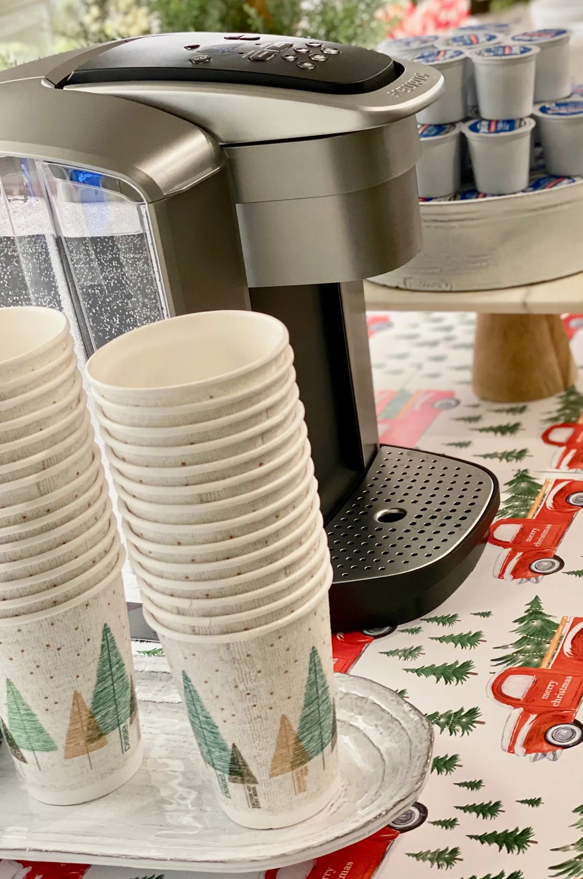 How to Host a DIY Hot Cocoa Bar - to have + to host