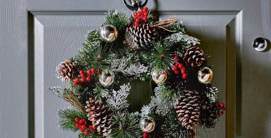 How to make a Christmas wreath | Argos