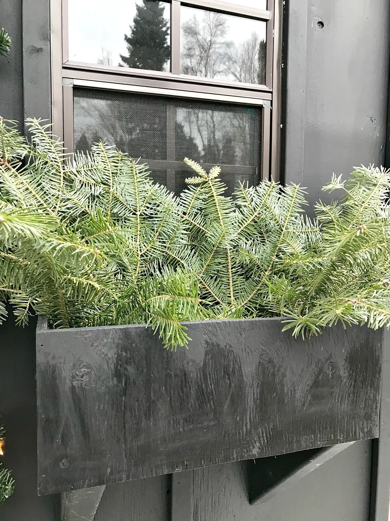 How to Make a Winter Window Box | Easy DIY Winter Window Box Outdoors | Dans le Lakehouse