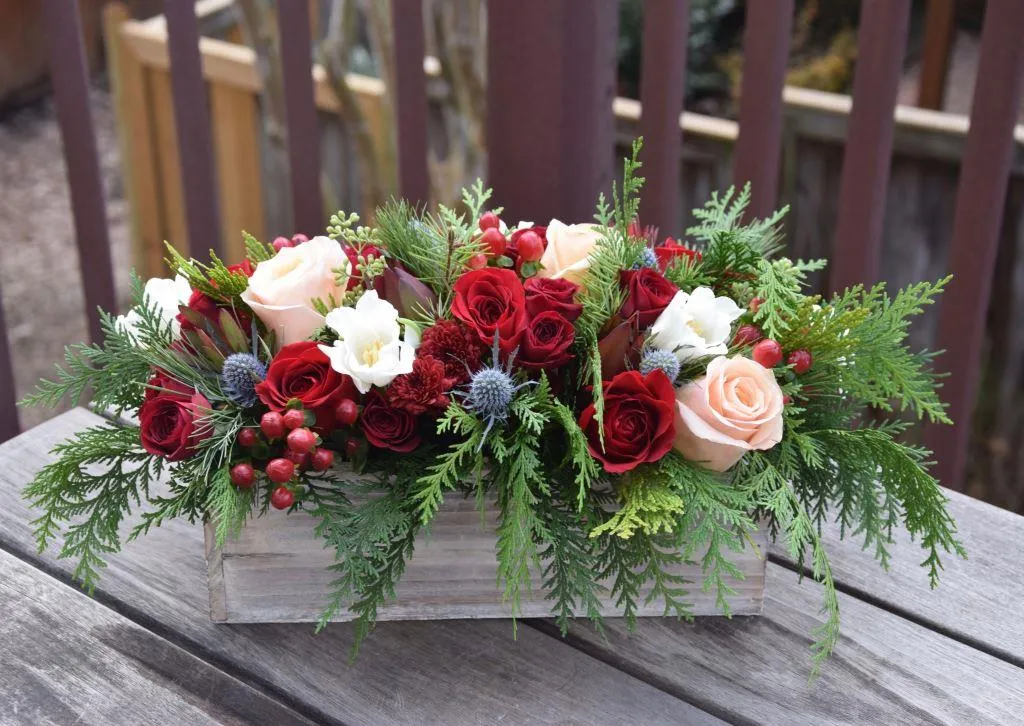 How to Make an Impressive Christmas Flower Arrangement, a Comprehensiv - Flower Lab