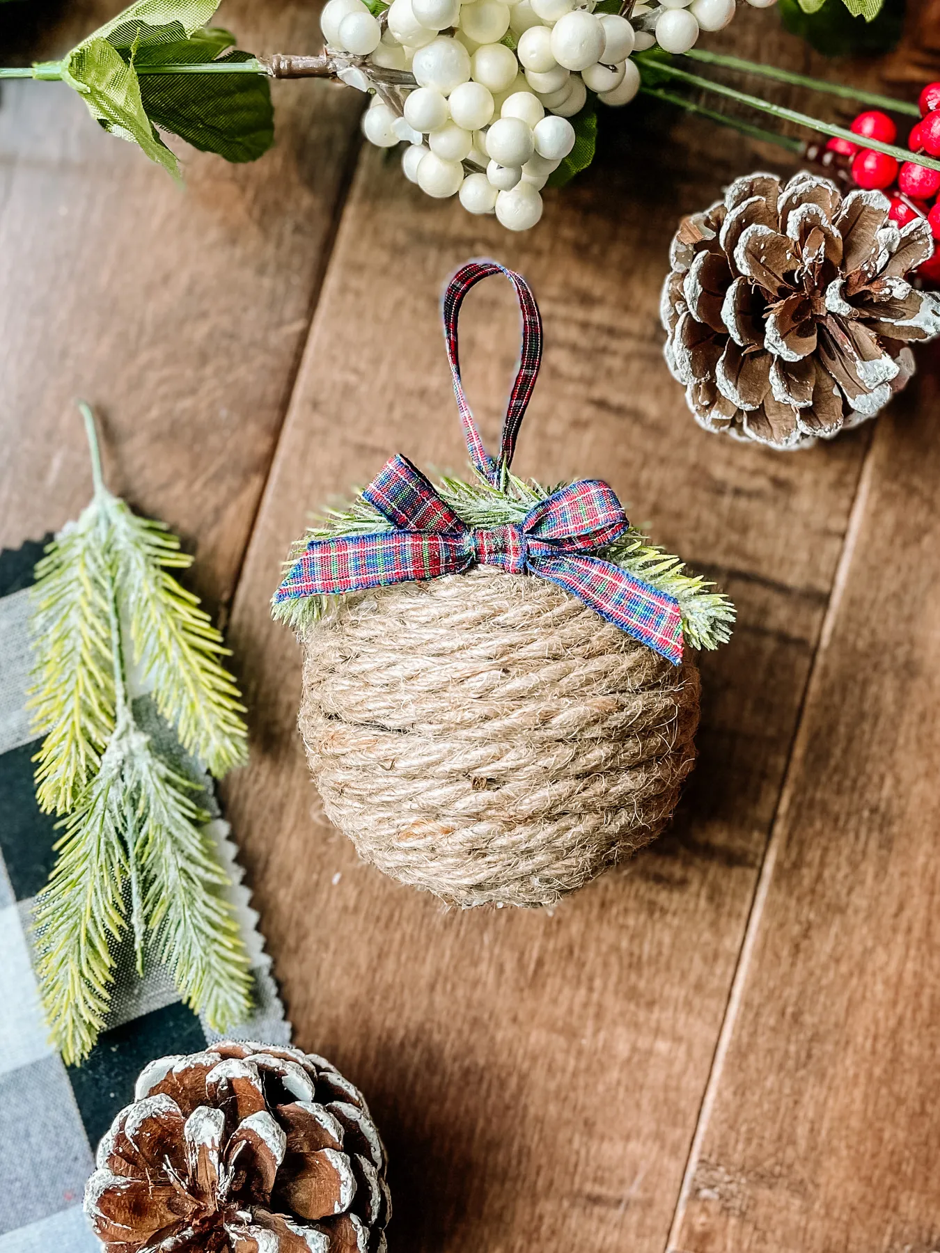 How To Make Easy DIY Dollar Tree Christmas Ornaments - The Festive Mommy