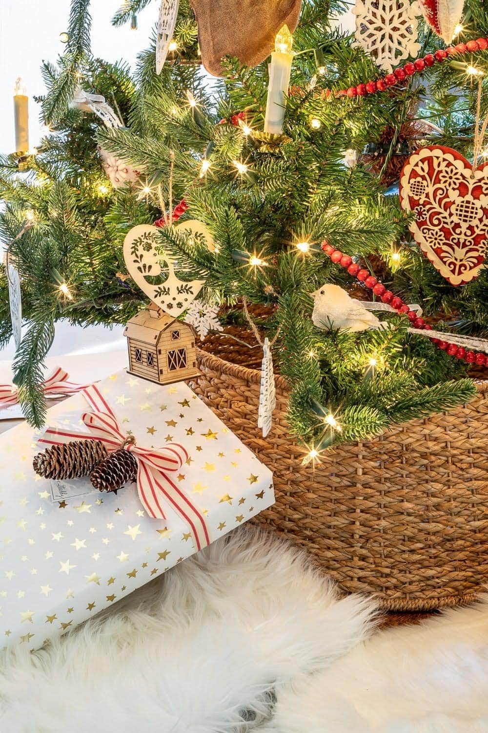 How to Mix Old Sentimental and New Decor & Our Swedish Christmas - Bless'er  House