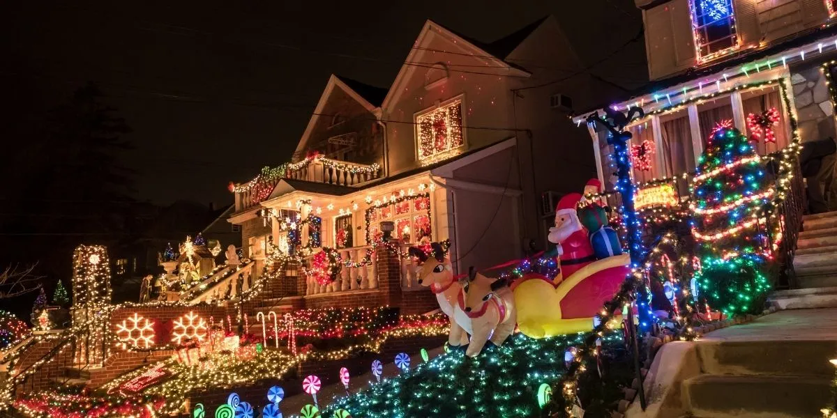 How to Pick a Theme for Outdoor Christmas Lights?