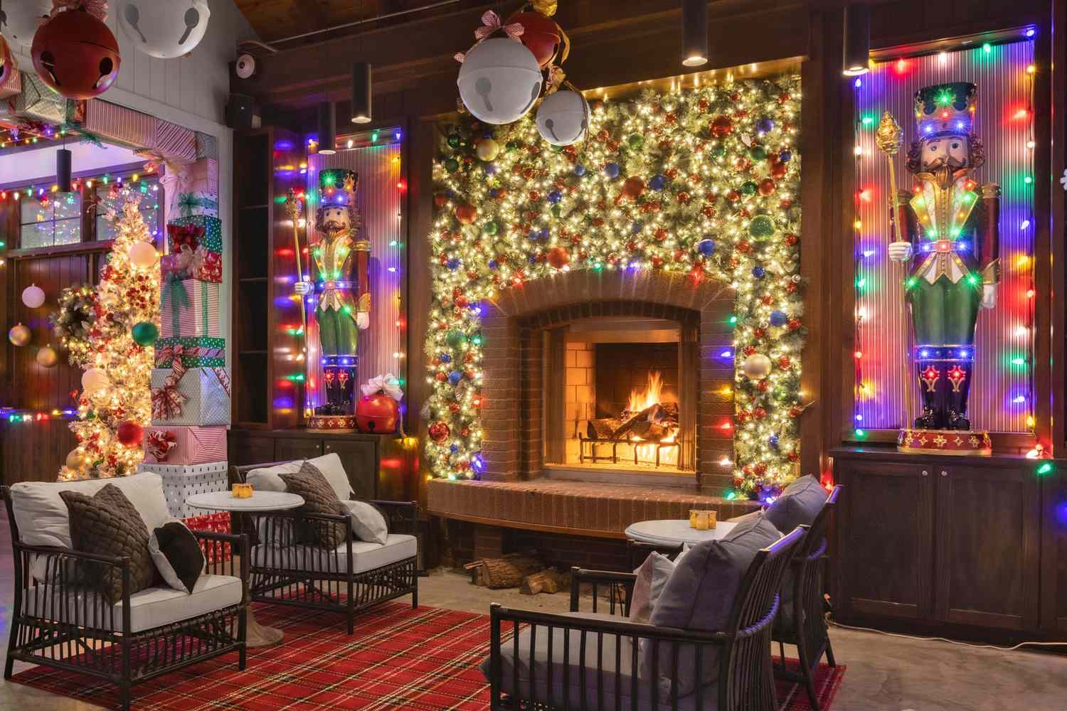 How to Plan Your Most Festive Night Out This Holiday Season