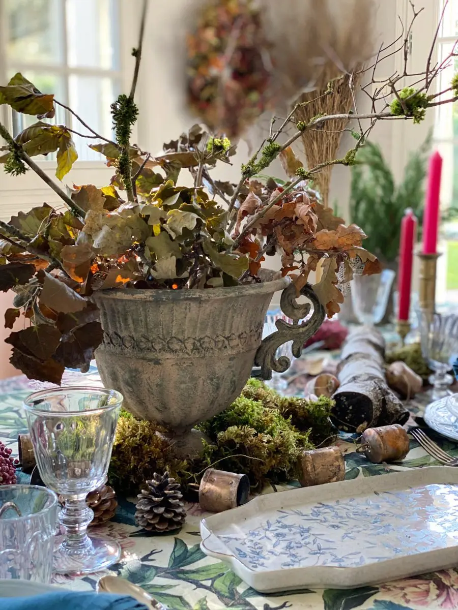 How to set a rustic French table for winter?