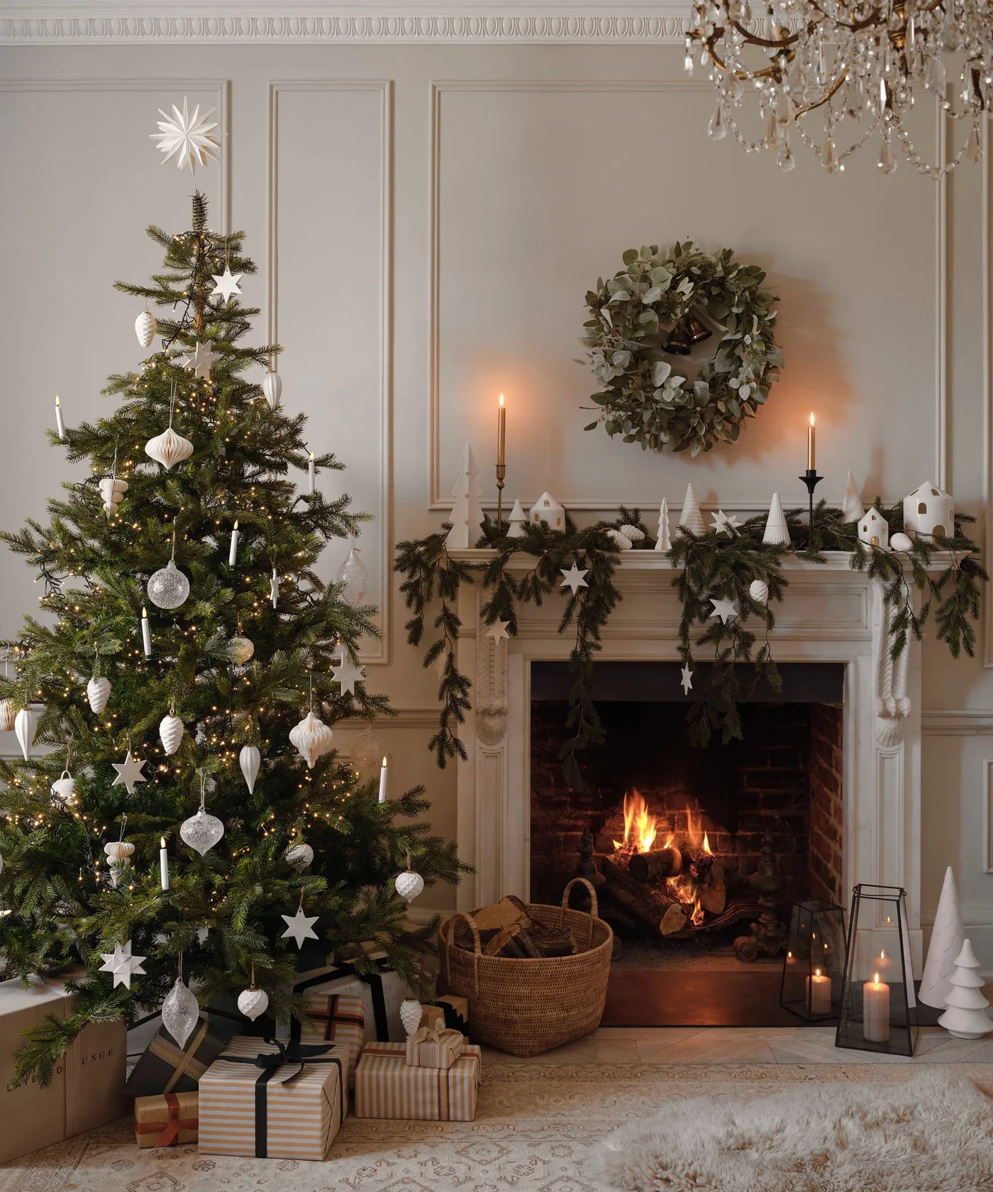 Joanna Gaines's Christmas Living Room Reinvents '90s…