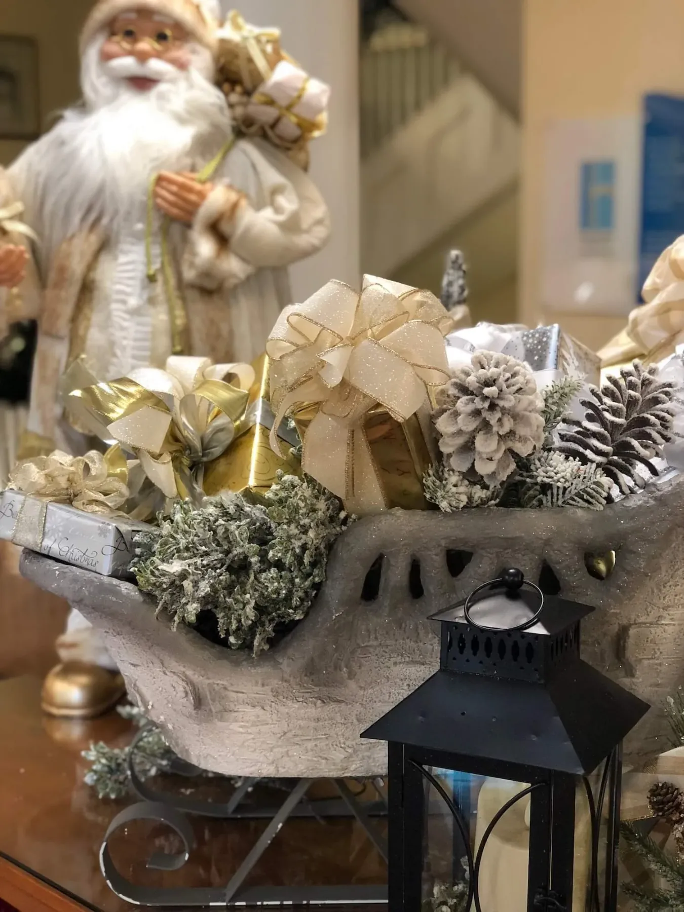 JRL Interiors — 7 Ways to Decorate your Foyer for the Holidays