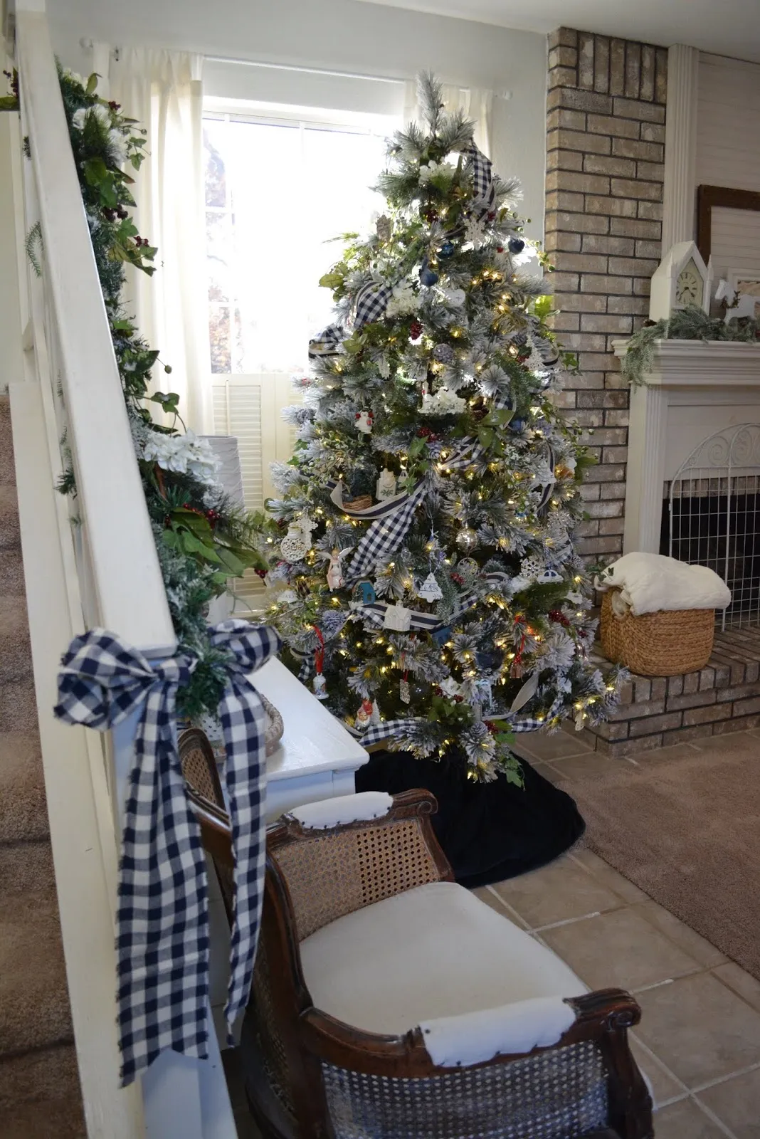 Let's Add Sprinkles: How I Decorate A Christmas Tree