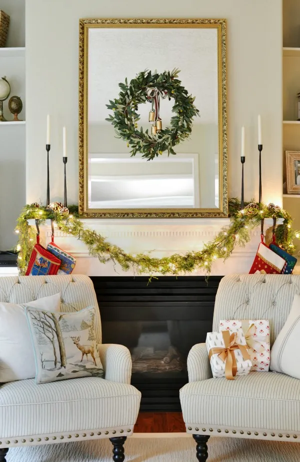 Living Room 2018 Christmas Picture Frame Simple And Traditional Christmas  Mantel